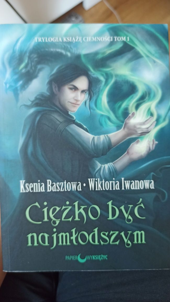 Cieżko być najmłodszym Tom 1 Książę Ciemności