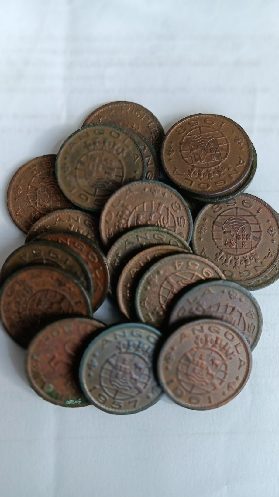 Pequeno lote moedas de 50 cent. Angola