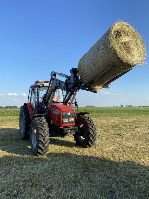 Massey Ferguson 4270 z turem