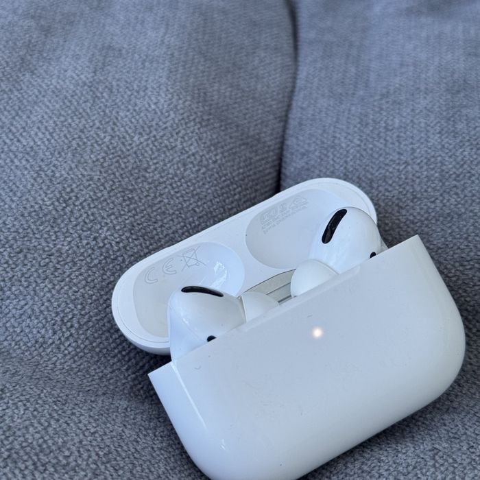 Apple airpods Pro 2021