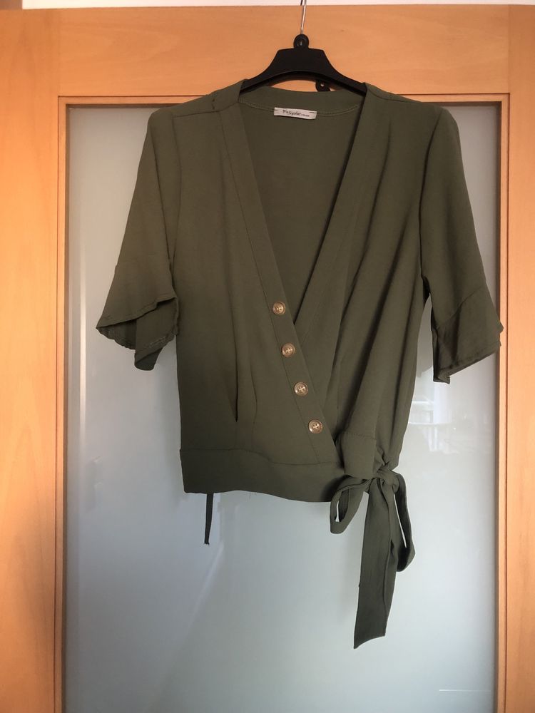 conjunto saia e camisa verde