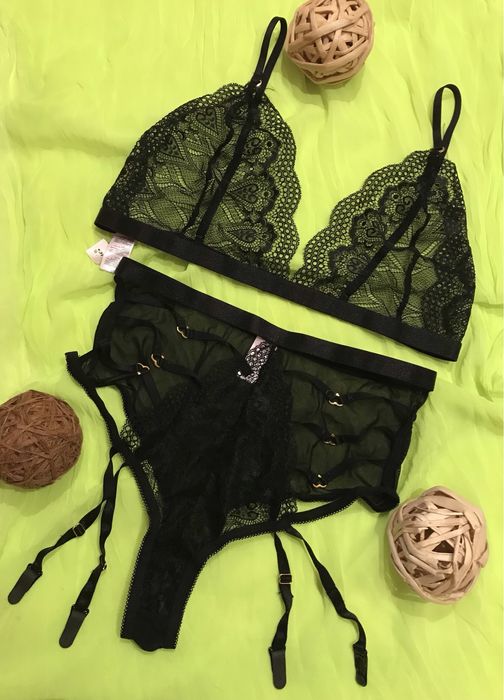 Сексуальна чорна білизна