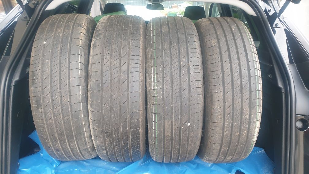 Opony Goodyear EfficientGrip 2 SUV 215/60/17 96H