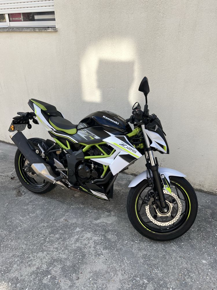 Kawasaki Z 125 .