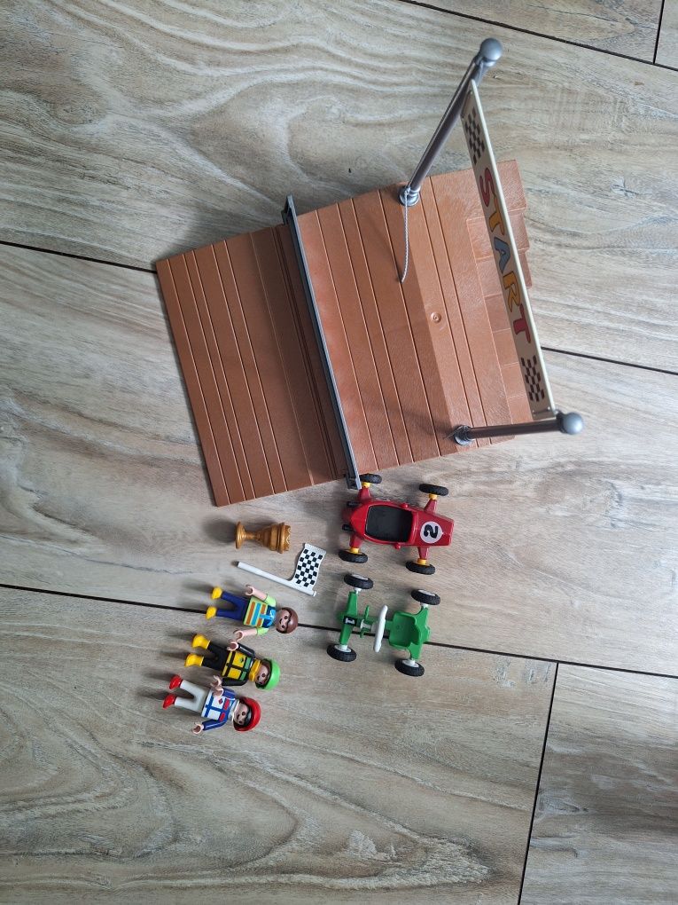 Playmobil mini zestawy.