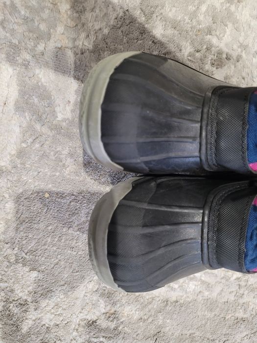 Продам зимові чобітки, сноубутси на дівчинку 28 розмір. Б/у