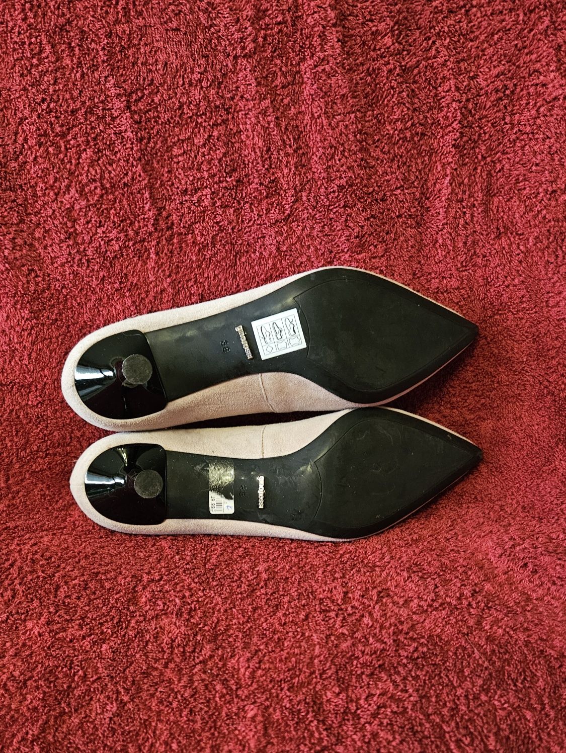 Buty szpilki czółenka kaczuszki Gino Rossi 38