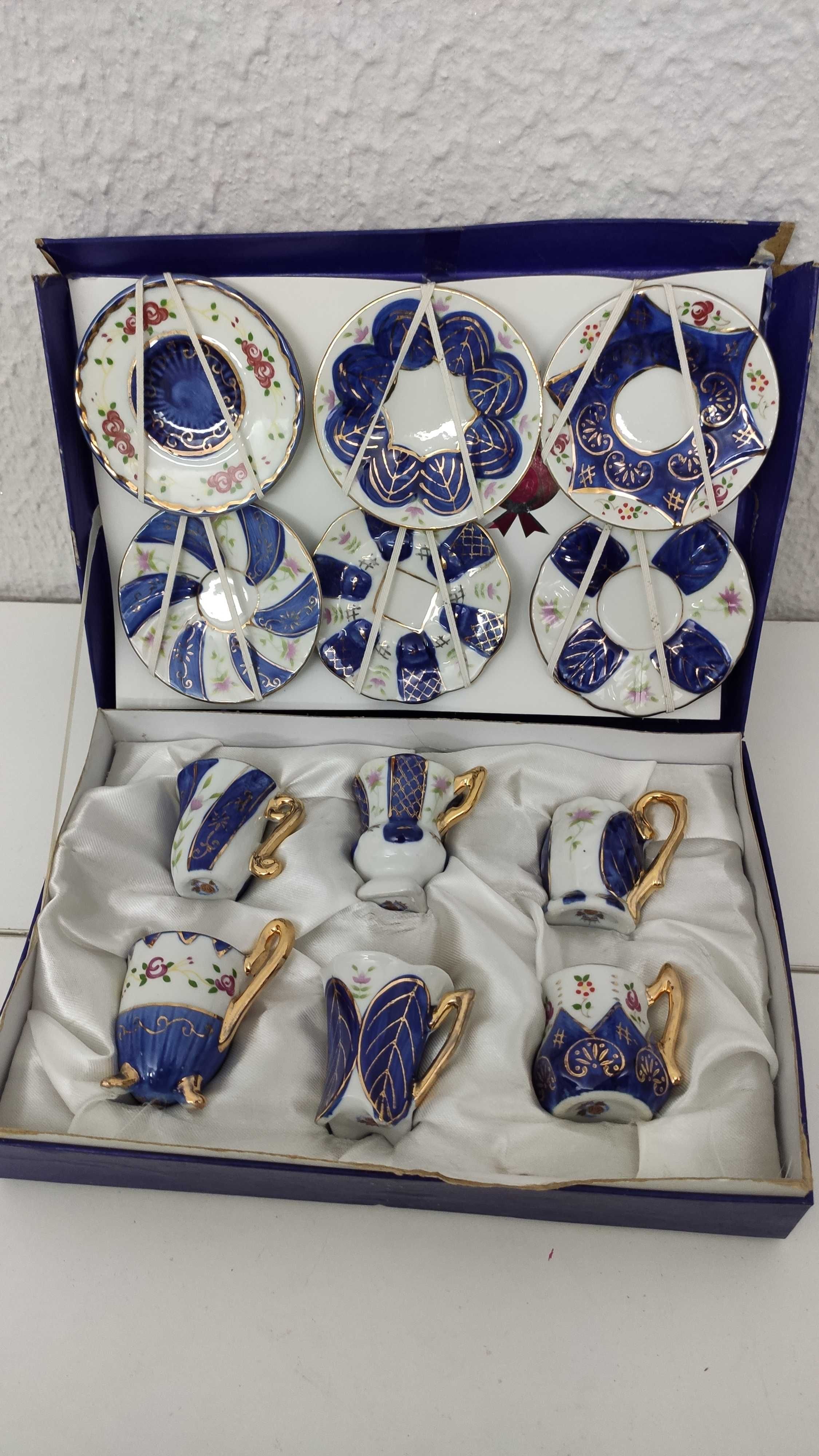 6 mini chávenas de porcelana