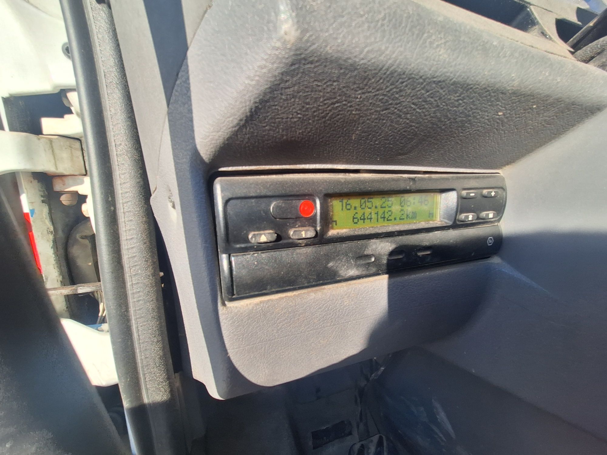 Camiao Renault Premium 200 com grua