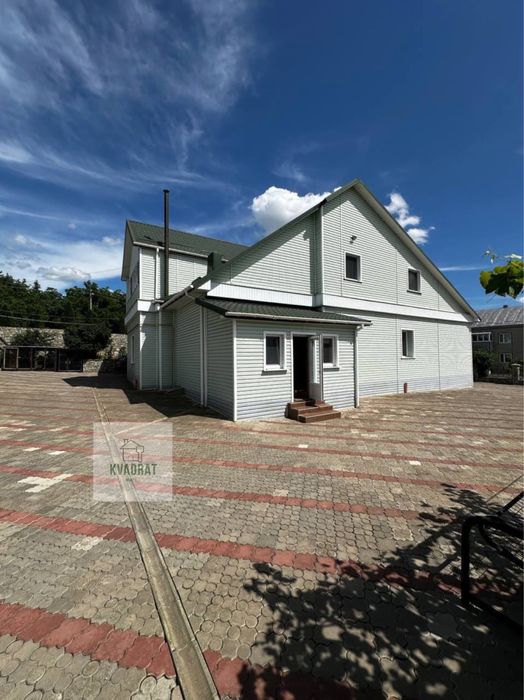 Продам шикарний будинок у місті, можливе РОЗТЕРМІНУВАННЯ