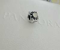 Pandora charm kostka