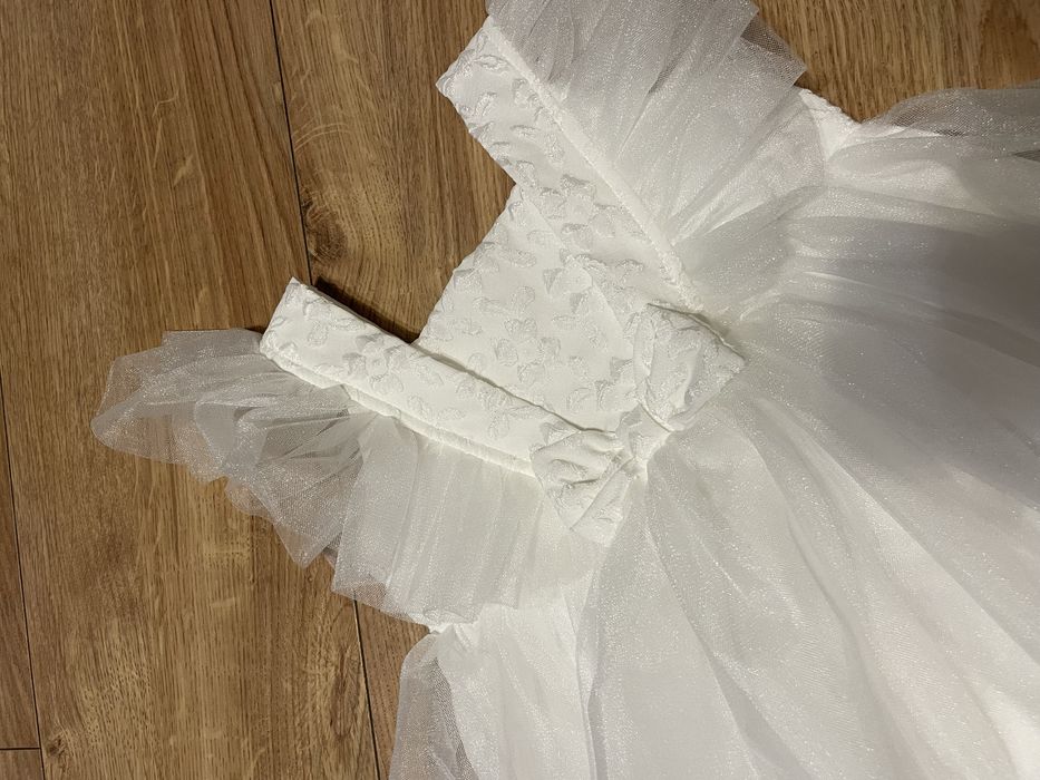 Sukienka na chrzest 68