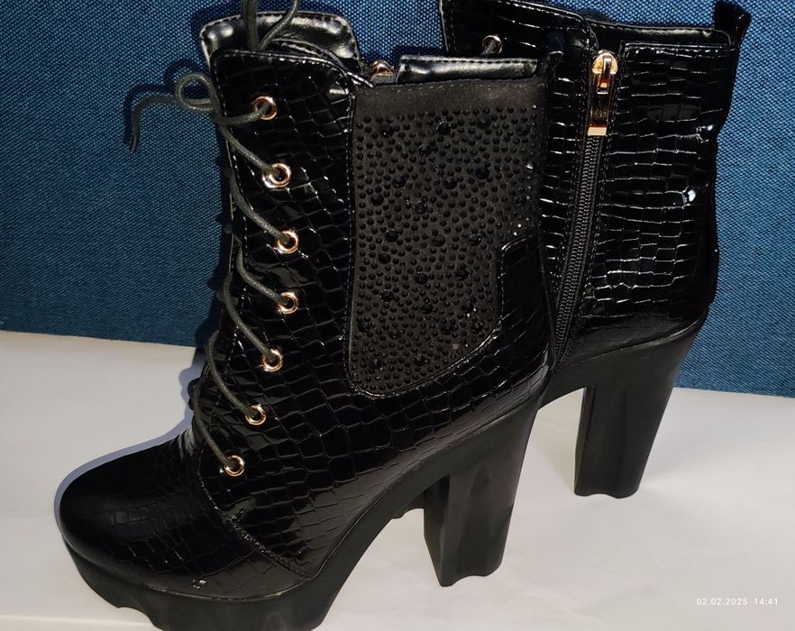 Женские демисезонные ботиночки