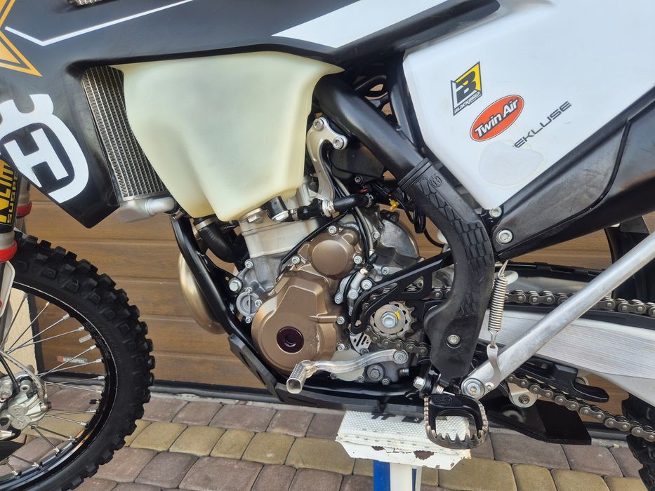 Husqvarna Fe 350 model 2022 Rockstar Super stan 141 h (KTM)