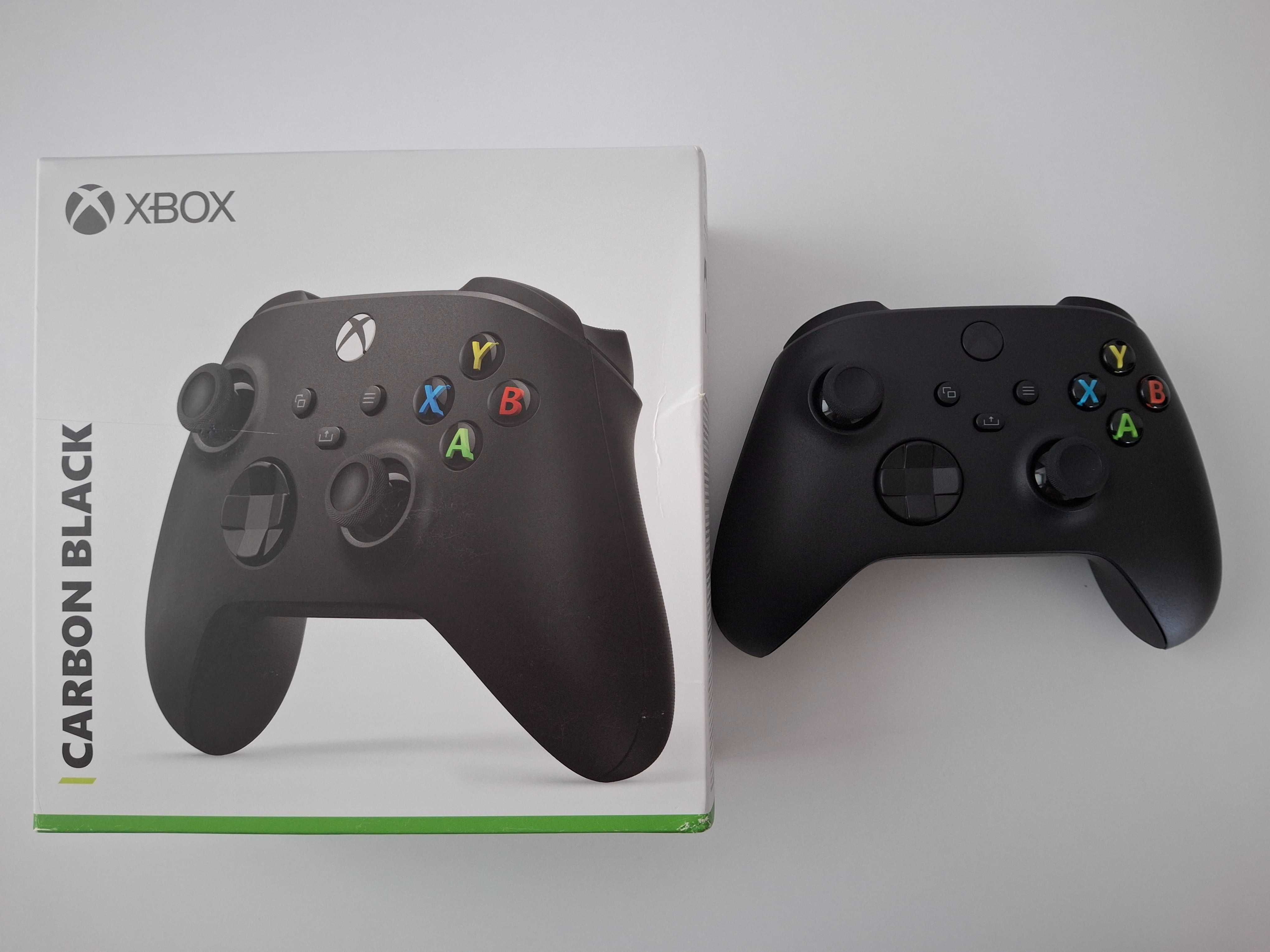 Ігрова приставка Xbox Series X з кейсом