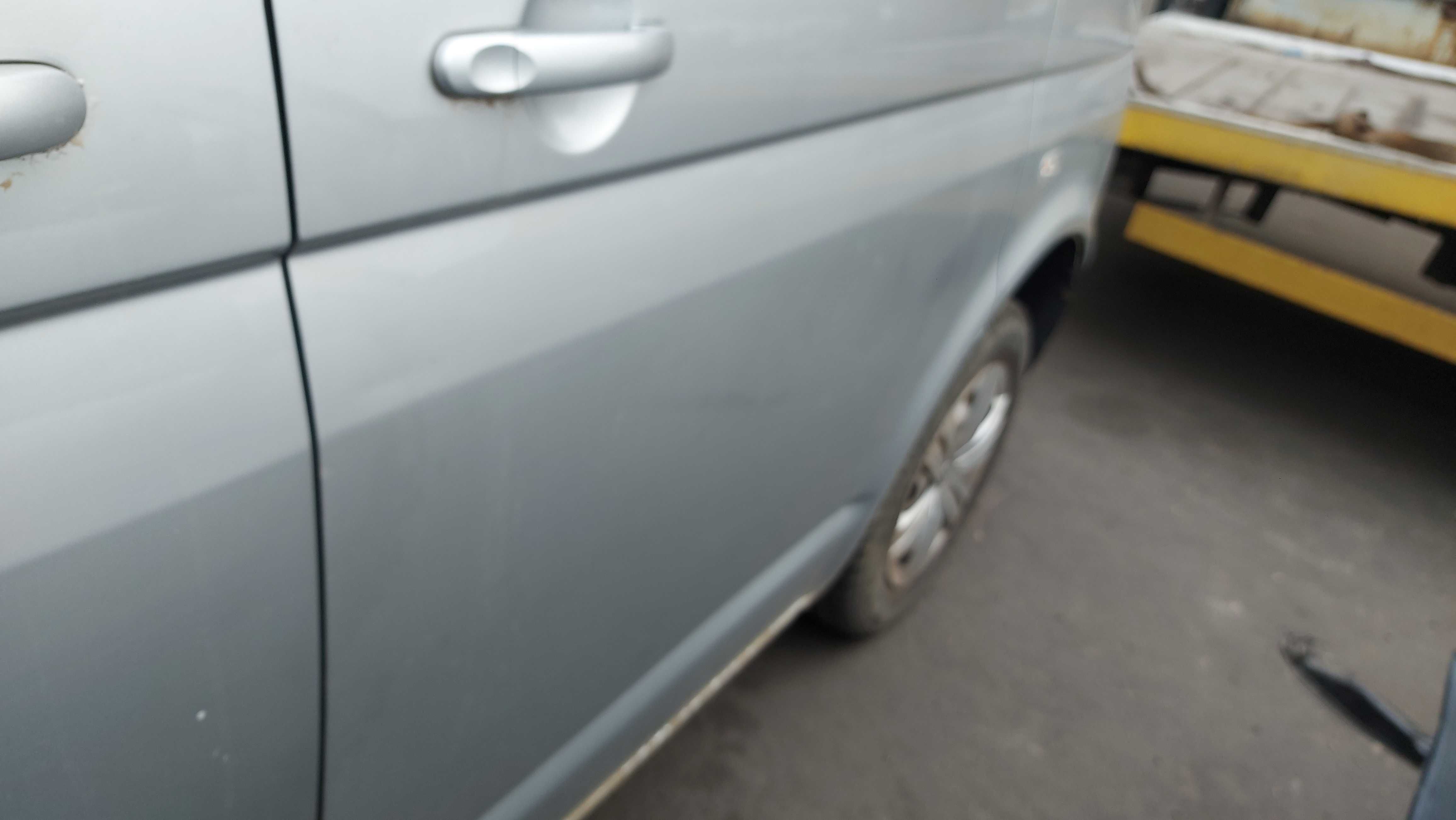VW T5 Caravelle drzwi przednie srebrne FV transport/dostawa