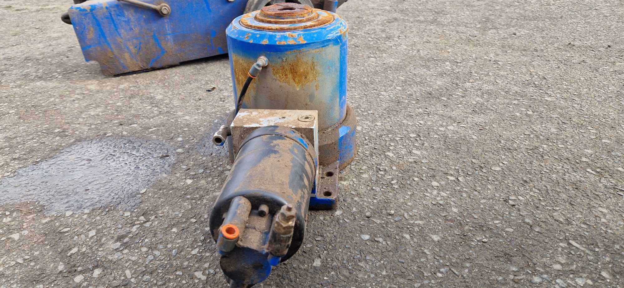 Podnośnik pneumatyczny Jack AC Hydraulic Denmark pneumatyczny 25T 50T
