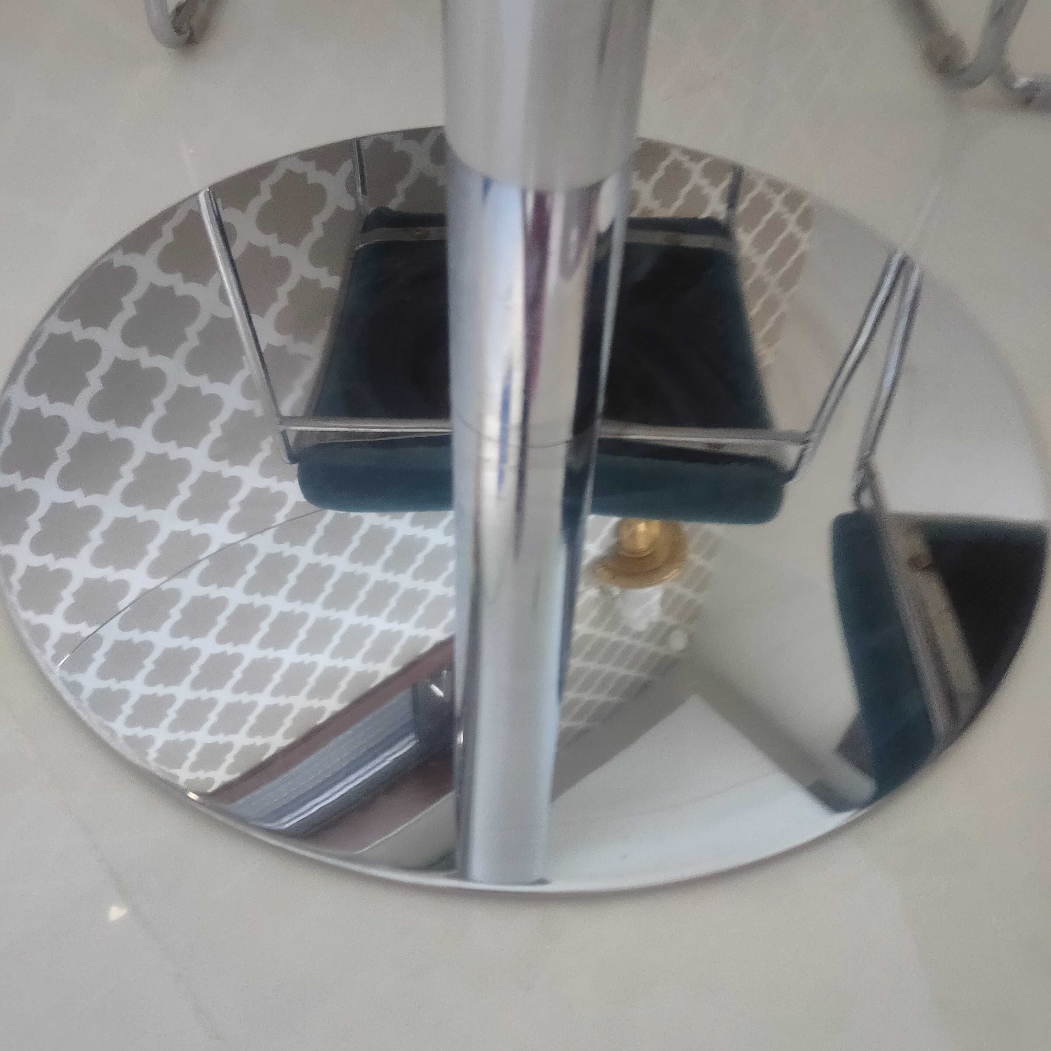 Mesa em vidro (Area)