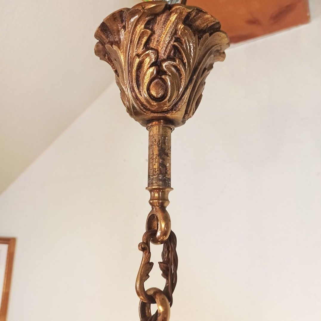 Старинная большая люстра на 6 ламп из бронзы и хрусталя.