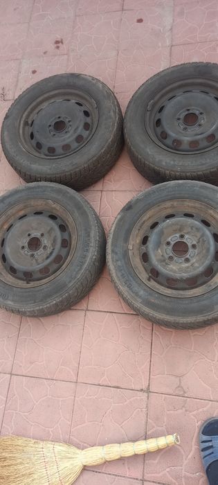 Продам зимову резину   R15