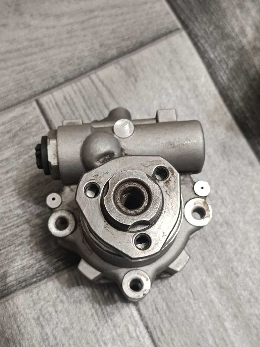 Гідропідсилювач керма насос ГУР AudіA6С5