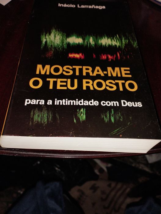 Livro "Mostra-me O Teu Rosto"