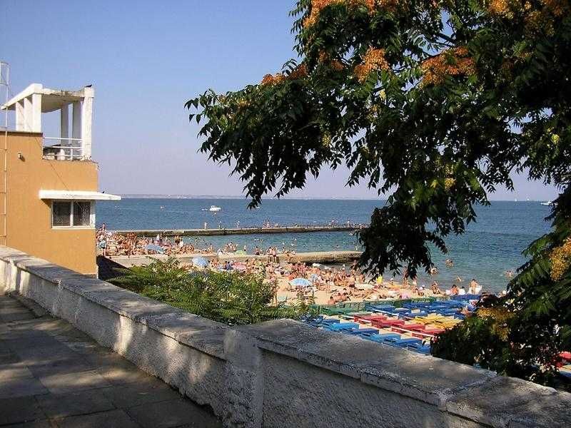 Домик с двориком у моря , пляж Отрада, Французский бульвар