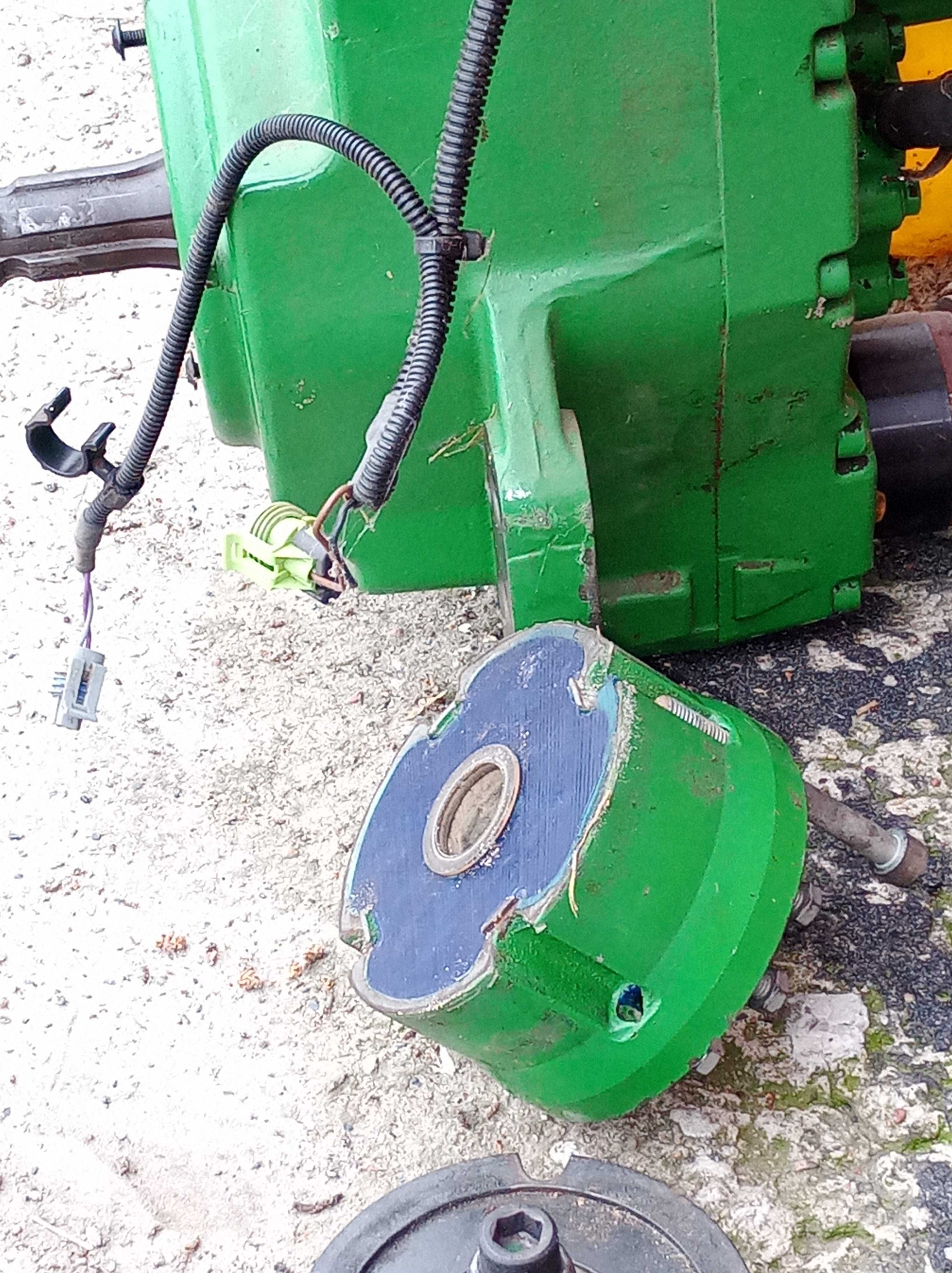Przedni wom John Deere  1000 obr