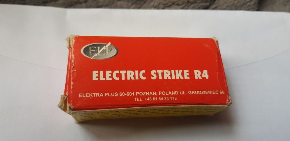 Zaczep elektromagnetyczny R4 z blokadą i pamięcią 12V ELEKTRA PLUS