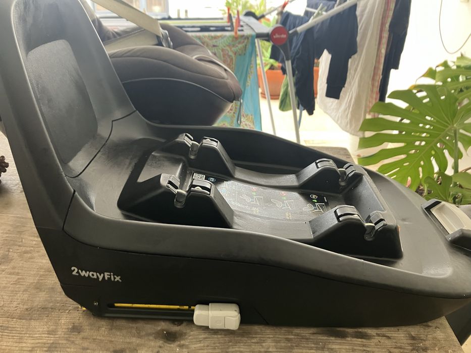 Isofix e cadeira de bebe (9 -24 M)
