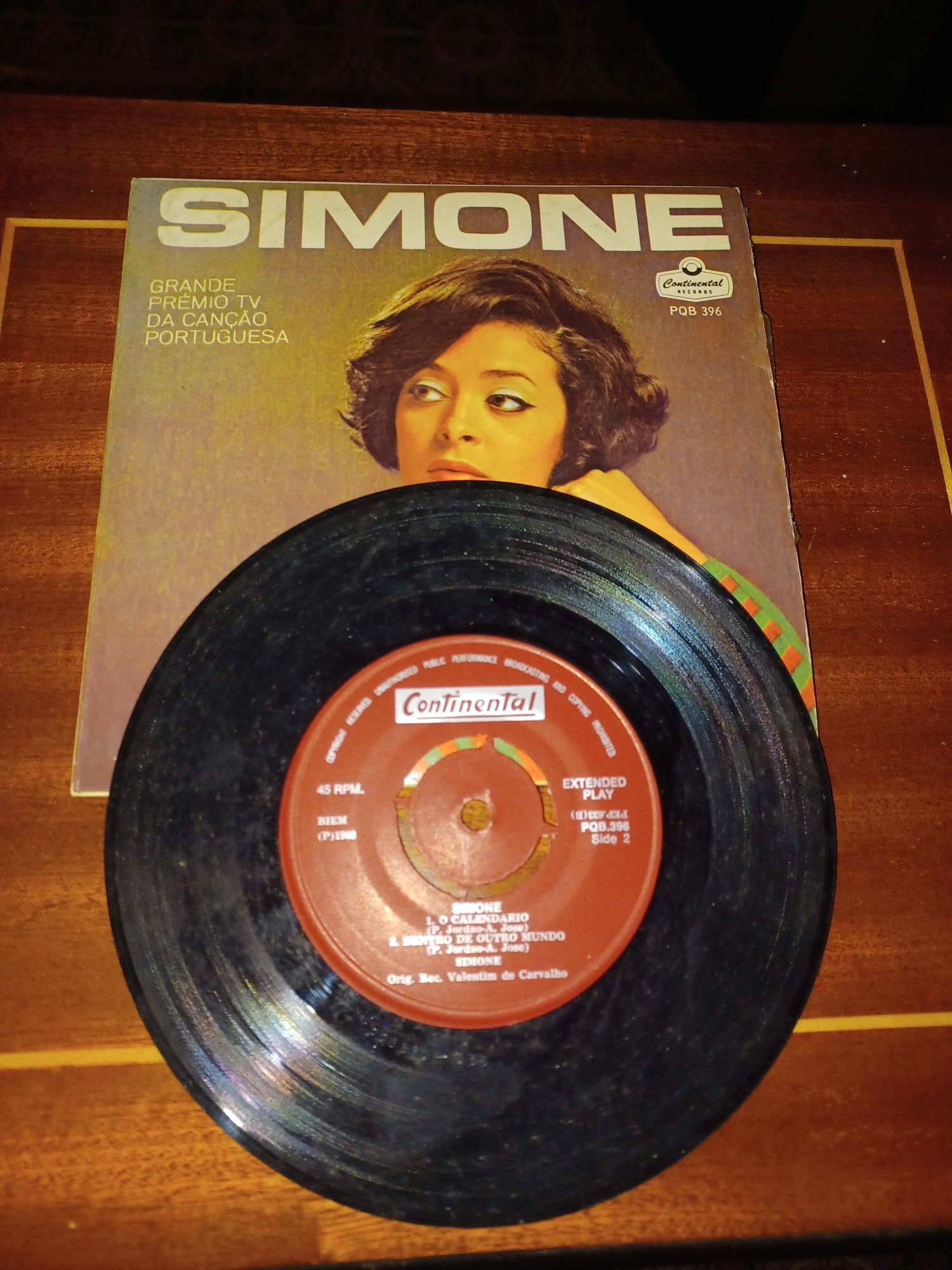 Vinil Simone em muito bom estado