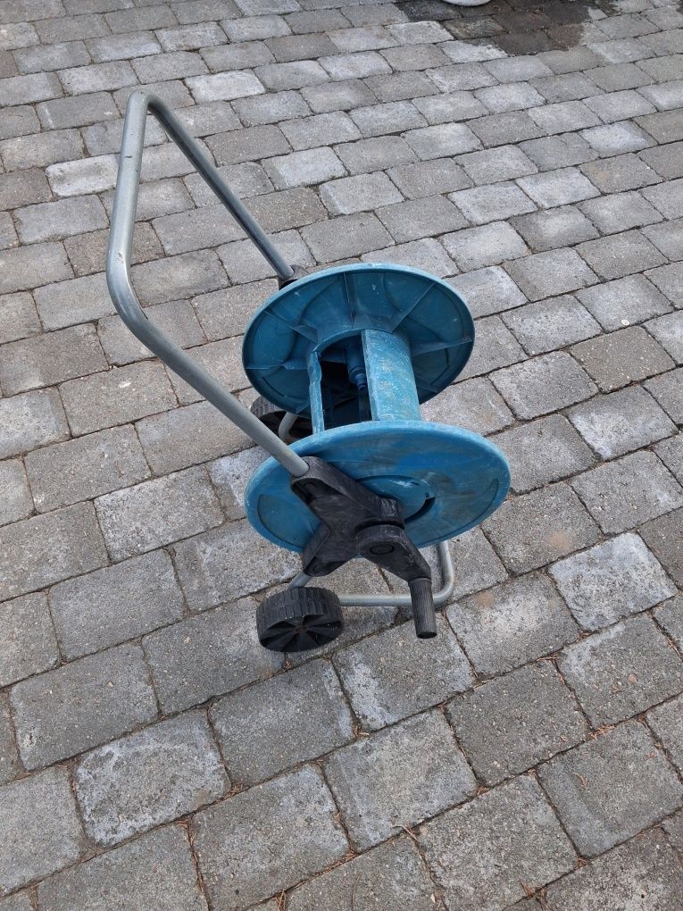 Zwijacz nawijacz na węża