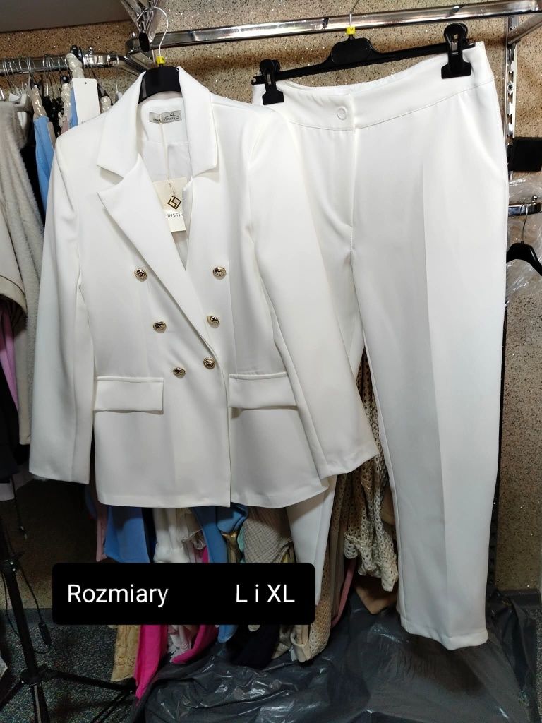 Wyprzedaż!Elegancki damski garnitur