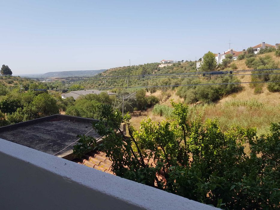 Alugo Apartamento T2 mobilado - centro de Santarém