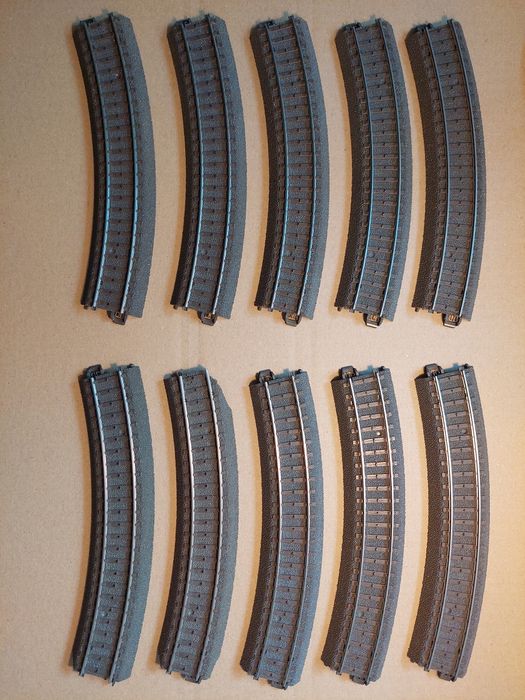 8 sztuk torów łukowych MARKLIN R1 24130 + 2 GRATIS