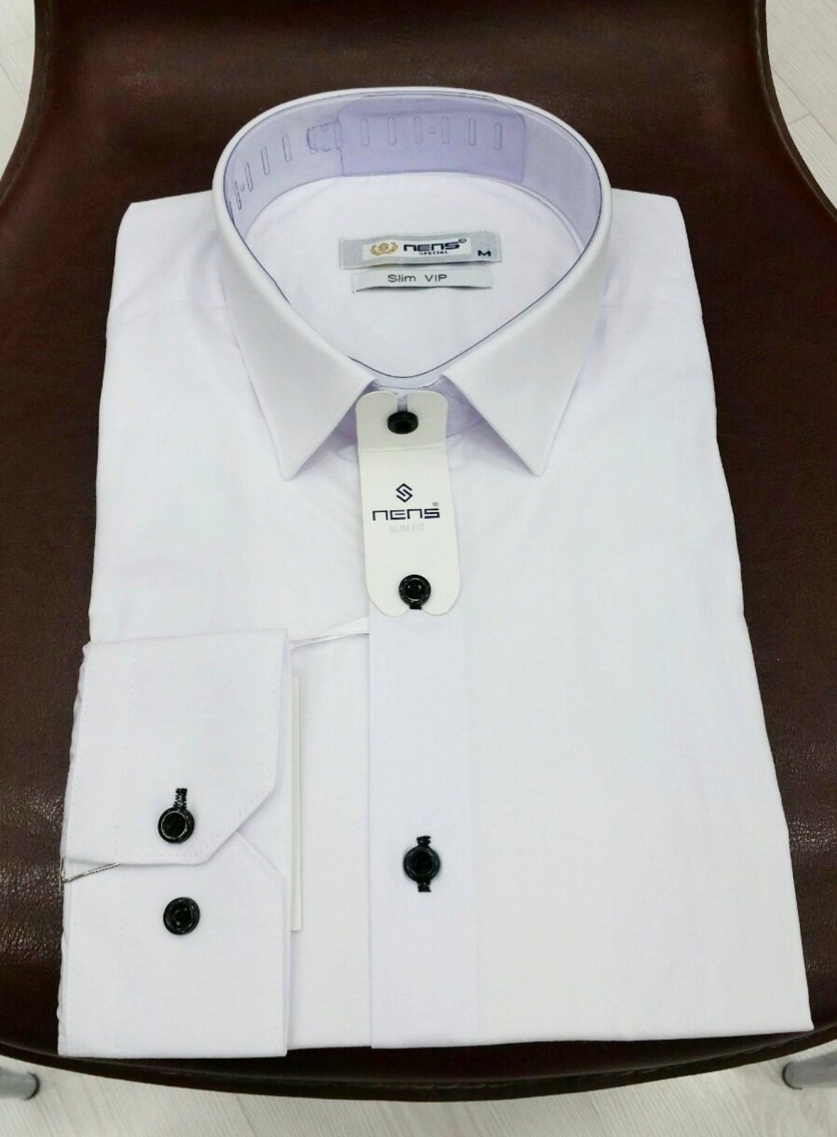Качественные белые рубашки приталенного кроя