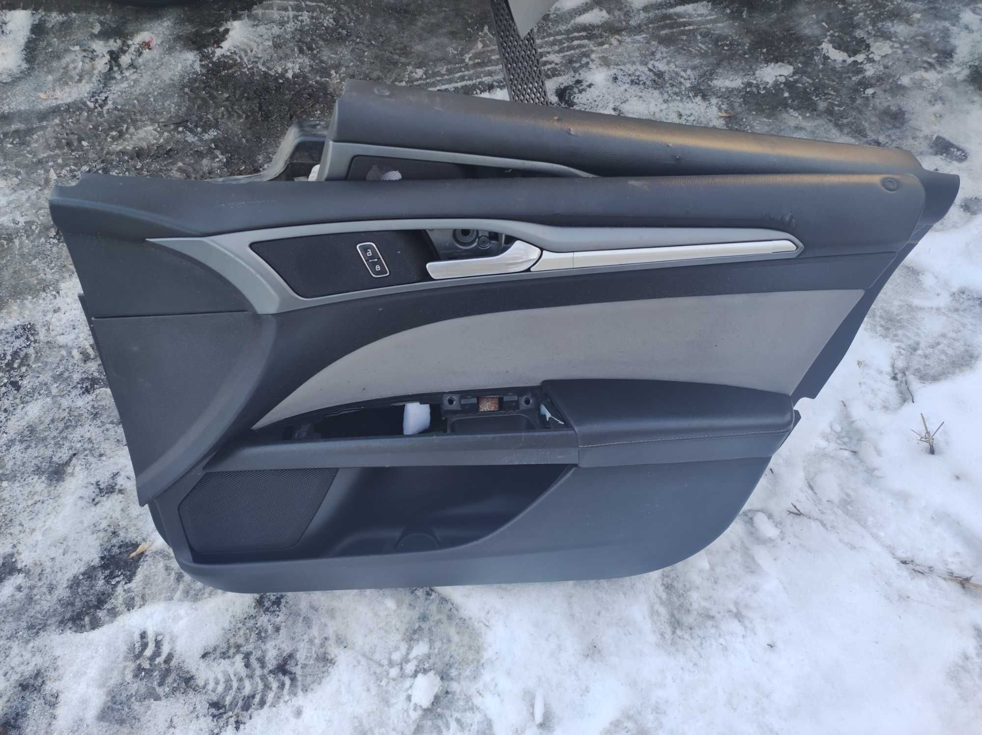 Обшивка дверей Ford fusion