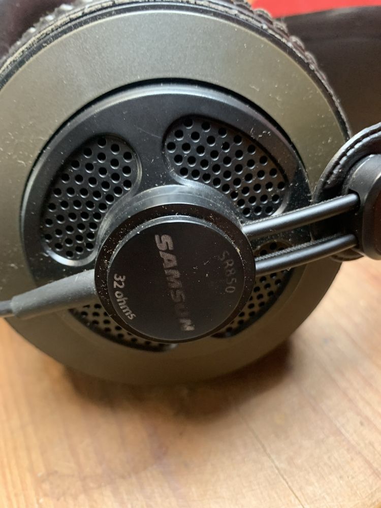 Headphones Samson sr850