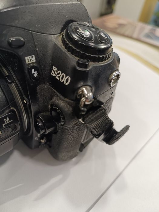 Nikon D 200 .Apenas dispara à segunda-feira tentativa. Preço  do corpo