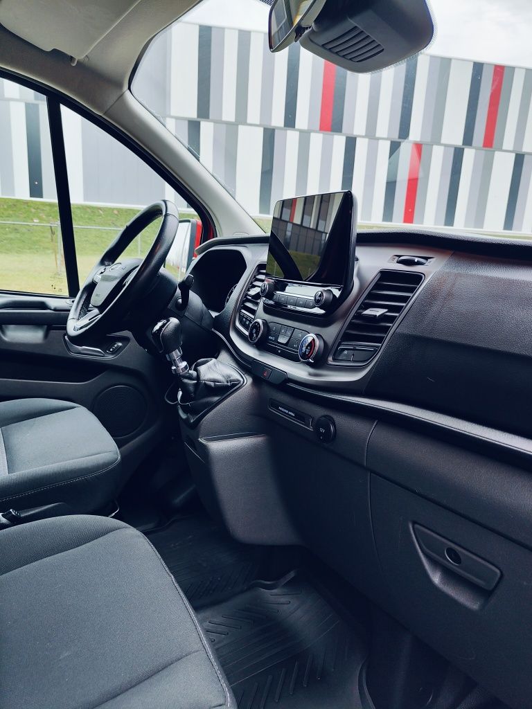 Wynajem busa, wypożyczalnia, busy 9 osobowe,  Ford Transit custom