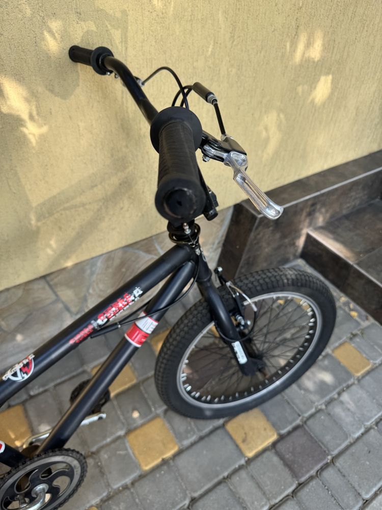 Велосипед bmx.