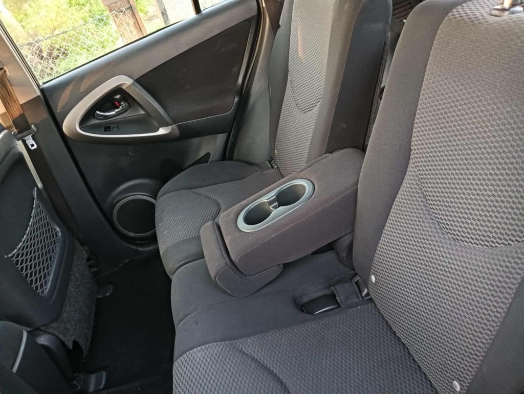 Sprzedam Toyotę RAV-4.   CZYTAJ OPIS