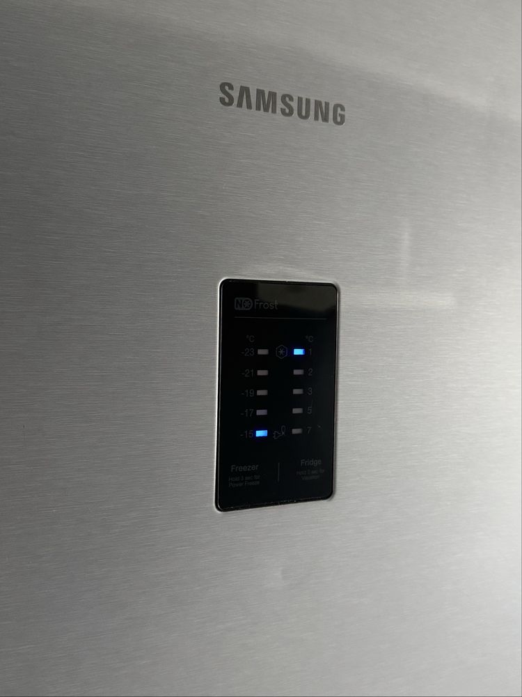 Samsung Lodówka No Frost, model RB31FERNDSA, Srebrna