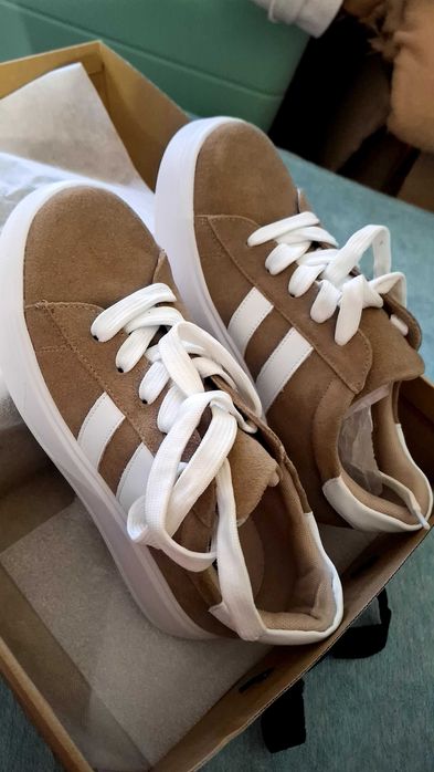 Кросівки бежеві замш 39 р