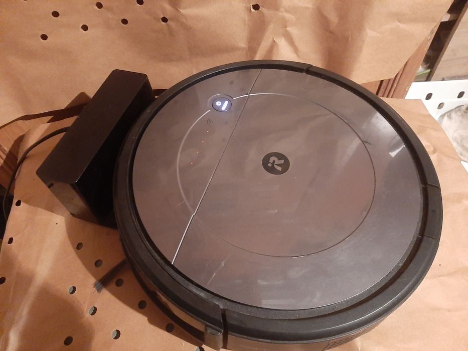 Robot sprzątający iRobot – stacja dokująca w zestawie