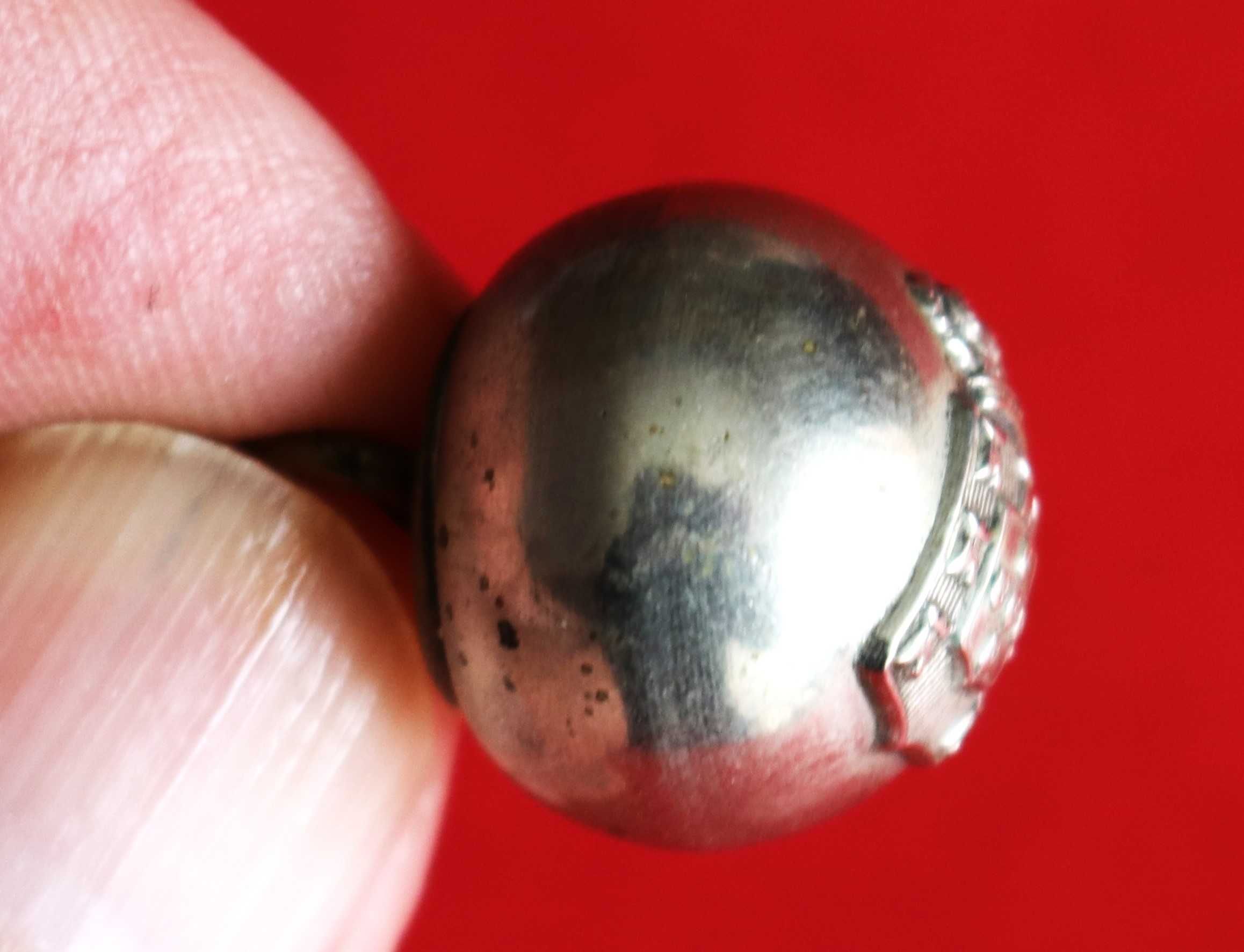 Botão esférico com Armas Reais de Portugal, raro