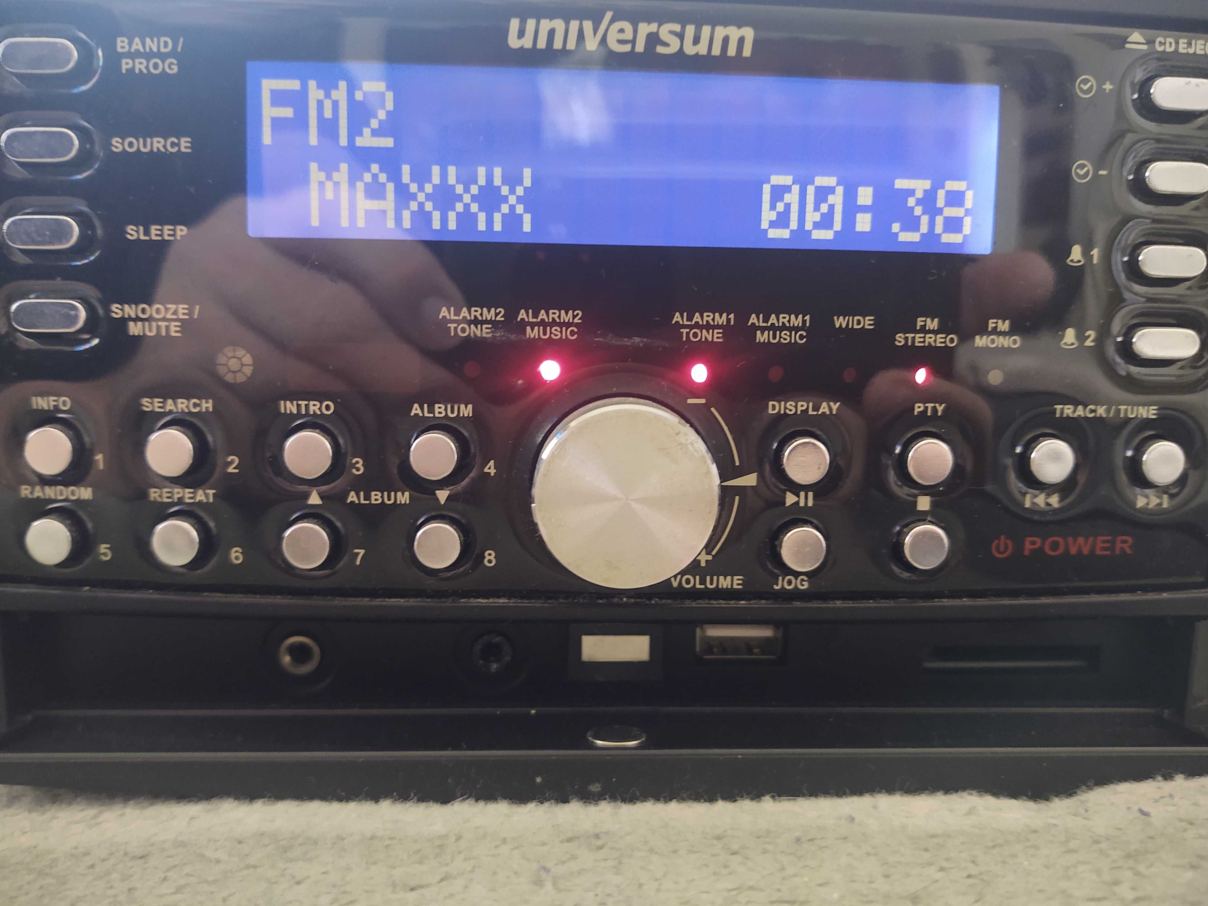 Amplituner z USB, CD, radiem i inne