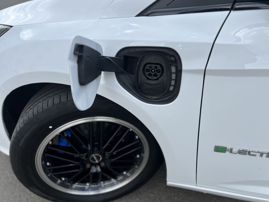 Ford Focus 3 electric 2018 год 33 kw в RS обвесе