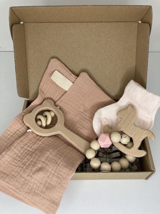 Zestaw prezentowy, upominkowy dla noworodka, niemowlaka, dziewczynki