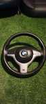 Volante bmw pack M pele preta Lisa perfurada linhas costura tricolor